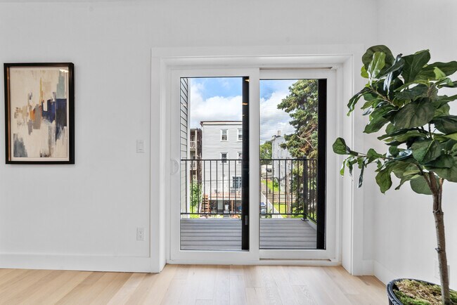 Photo - 208 Spencer Ave Unit 7