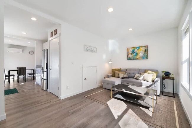 Photo - 703 N 104th St Unit ID1299298P