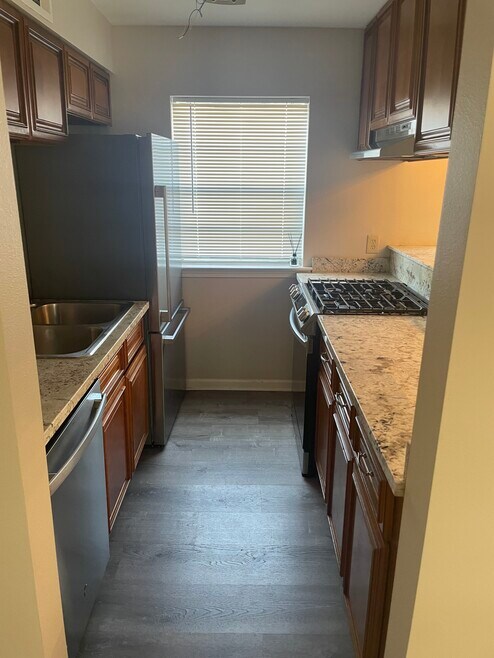 Apt B kitchen