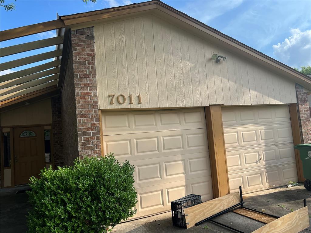 Photo - 7011 Krause Dr House