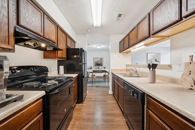 Building Photo - The Greens at Virginia Center