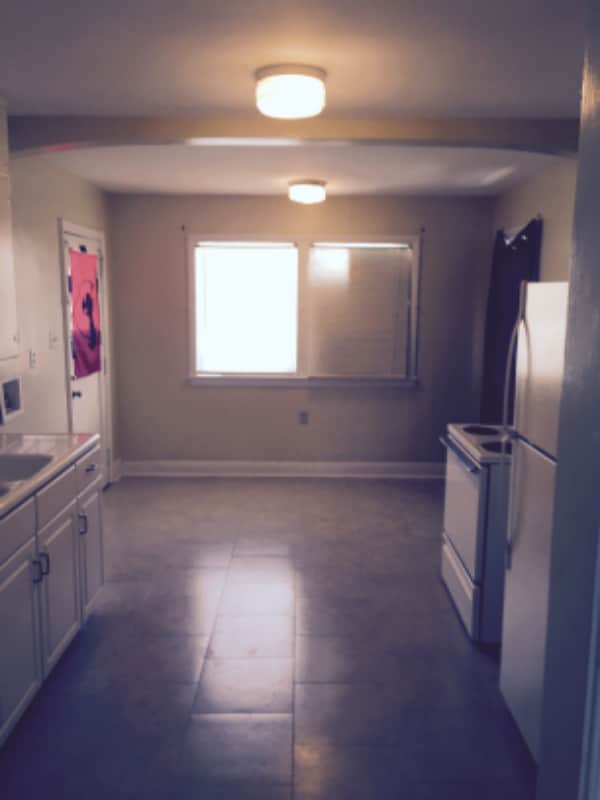 Photo - 1037 6th St W