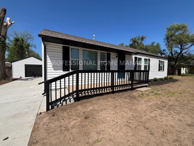 Building Photo - Don’t miss this opportunity! A Stylish Updated 4 Bedroom Home That’s Ready for You to Move Right In!