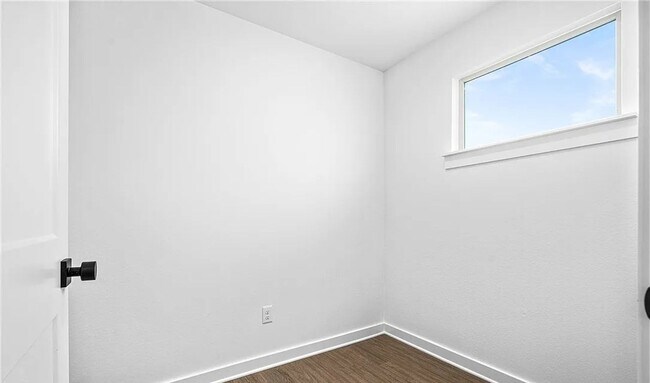 Photo - New 2 bedroom 2 bath house/FLEXIBLE LEASE ...