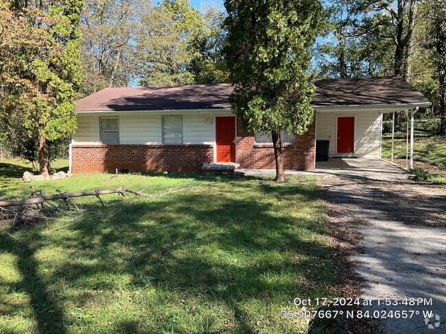 Building Photo - 3 Bedroom House with Carport