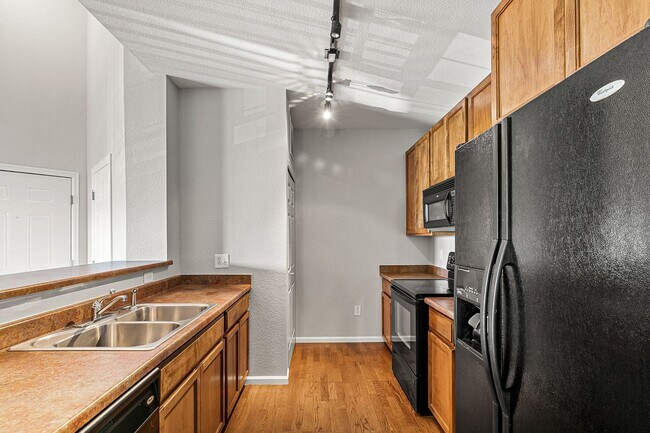 Photo - Awesome Penthouse Condo in Town Center Terrace! Unidad 306