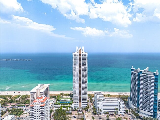 Building Photo - 6365 Collins Ave Unit 3011