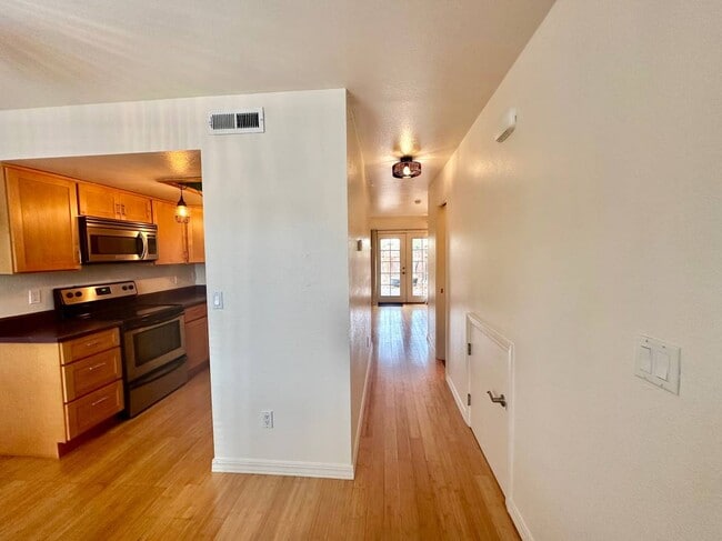 Photo - 127 E Hersey St