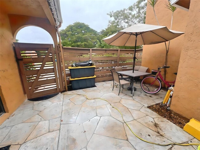 Photo - 8007 NW 71st Ct