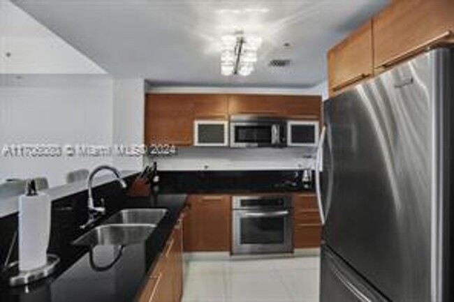 Photo - 253 NE 2nd St Apartment Unit 253 NE 2nd St appt 903 (A11706080)