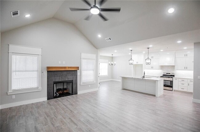 Photo - 14 Kinloch Dr