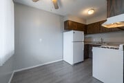 2BR, 1BA - 726SF - Kitchen