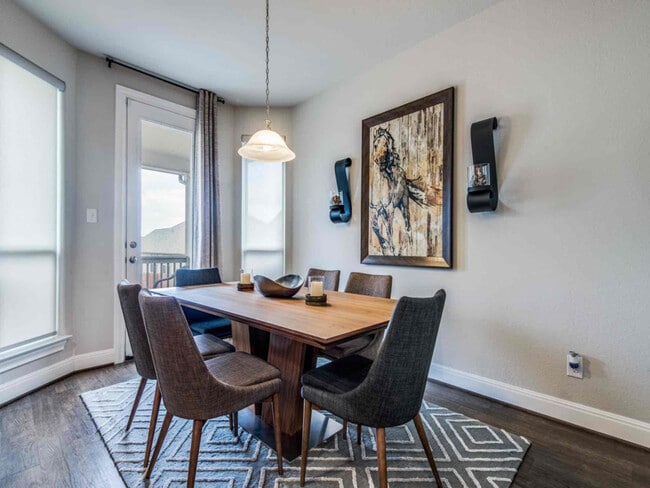 Photo - 232 Grand Vista