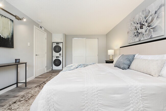 Oakwood Park Apartments