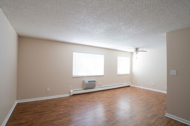 Photo - Lorinda Apartments