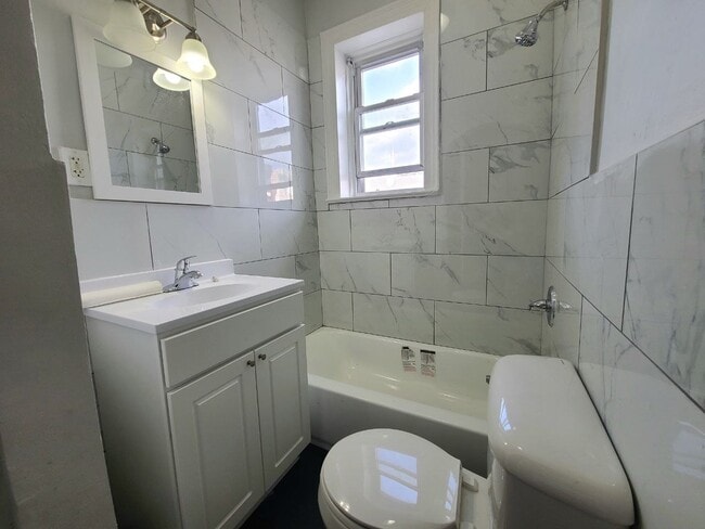 Photo - 684 Summer Ave Unidad 101