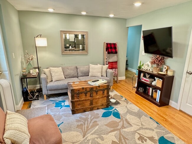 Photo - 17 Sycamore Ter Unit 2