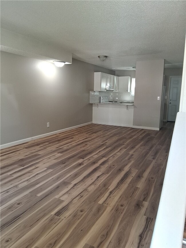 Photo - 502 N Betty Jo Dr