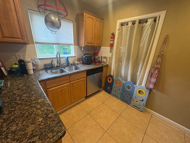 Photo - Cozy 2 Bedroom Near Downtown – Pre-Lease Available Today!