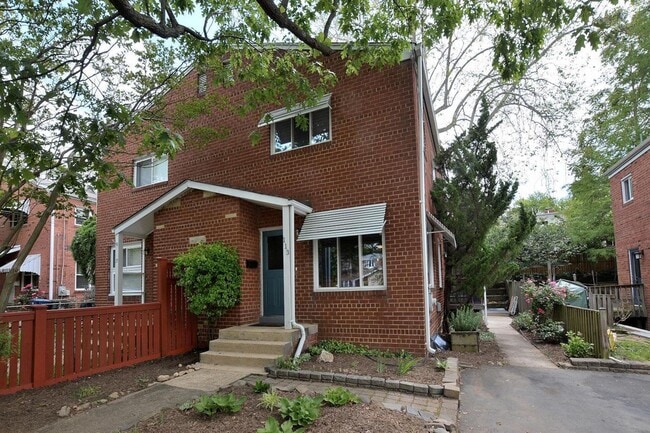 Photo - 113 E Taylor Run Pkwy House