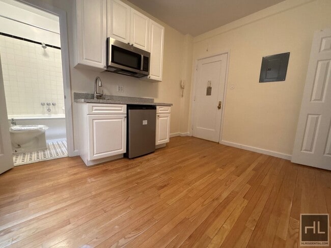 Photo - WEST 45 STREET Unidad 3N