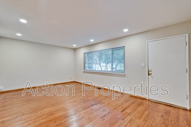 Photo - 1575 California St