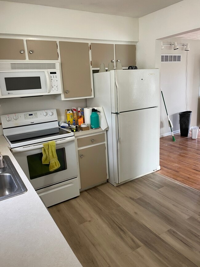 Photo - 866 S 45th St