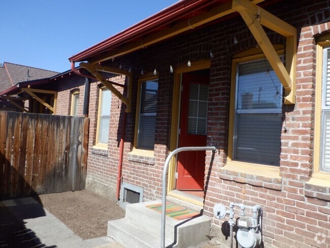 Building Photo - Historic Downtown Bend 1 Bed/1 Bath - NW G... Unit 11 Rental