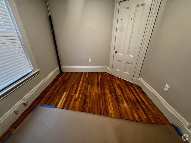 Building Photo - 8 Harvest St Unit 2 Rental