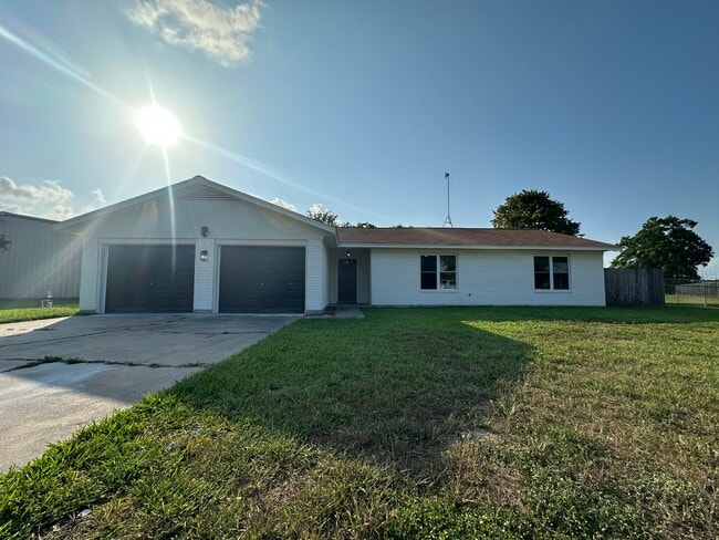Photo - 241 Buck Square St House