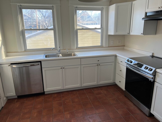 Photo - 963 Woodruff Pl W Dr