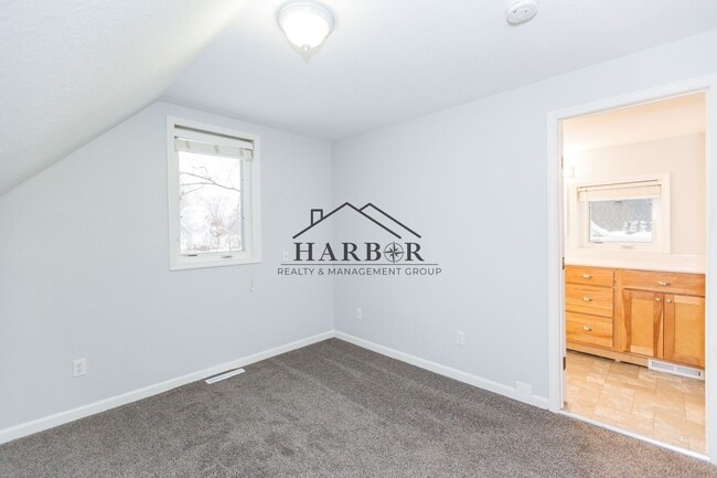 Building Photo - 27 8th St NW