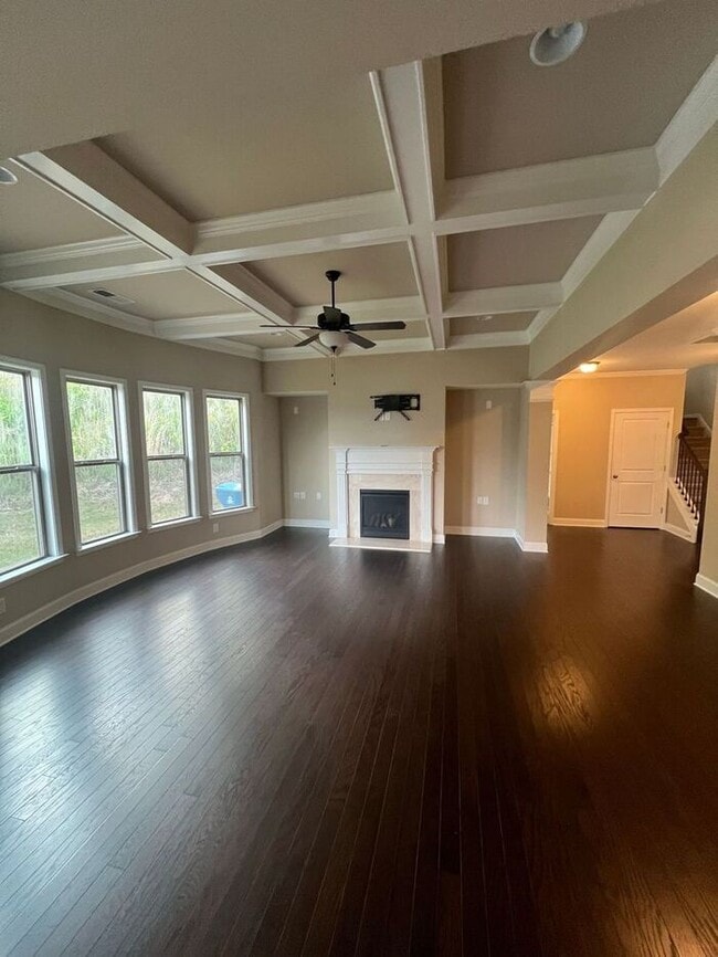 Photo - Now Ready! Amazing 5 bedroom house with 3 full bathrooms!