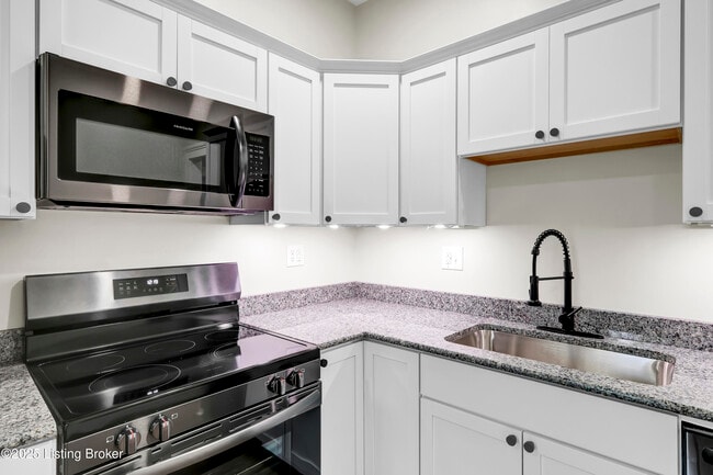 Photo - 1426 S Brook St