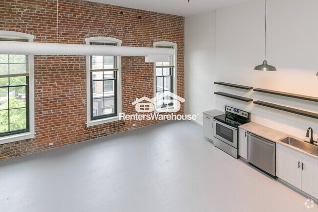 Building Photo - 412 Delaware St Rental