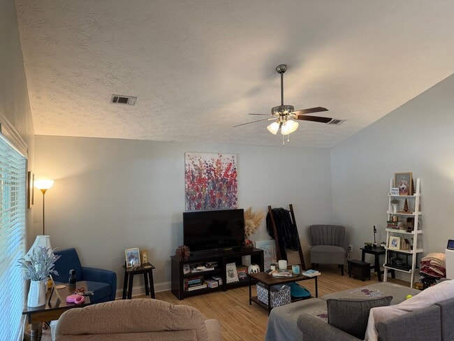 Photo - 513 Greentree Terrace