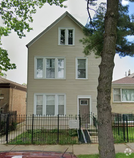 Building Photo - 2507 N Lotus Ave Rental