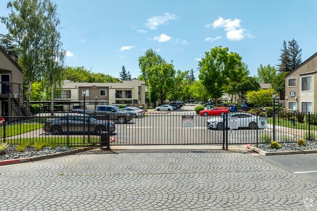 Gate