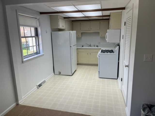 kitchen - 1405 W Teton Dr Apartments Unit 4