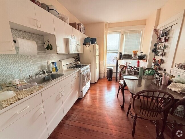 Building Photo - 220 Washington St Unit 7 Rental