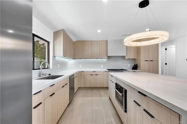 Building Photo - 17072 Oak View Dr Rental