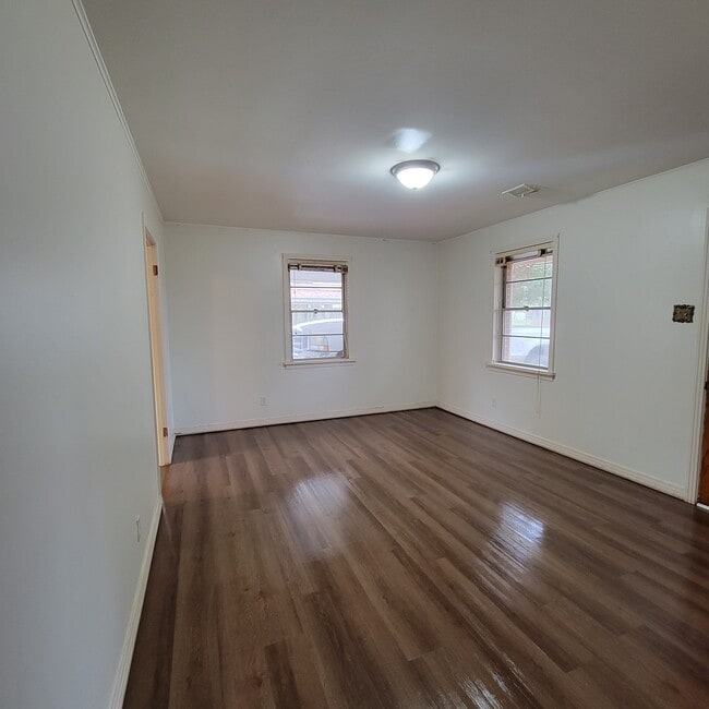Photo - 210 Camellia Dr