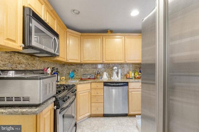 Photo - 824 N Judson St