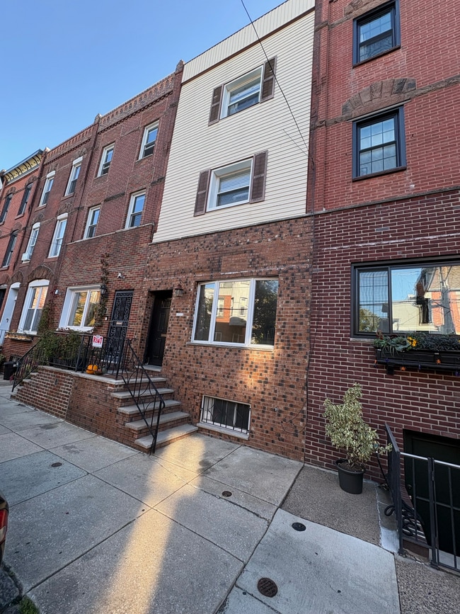 Building Photo - 1711 S 13th St Unit #1