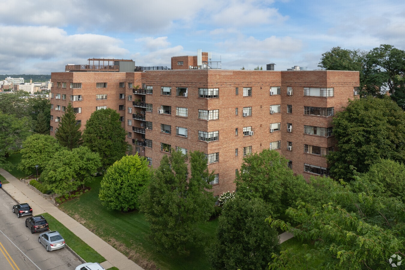 Hillmount - Hillmount Apartments