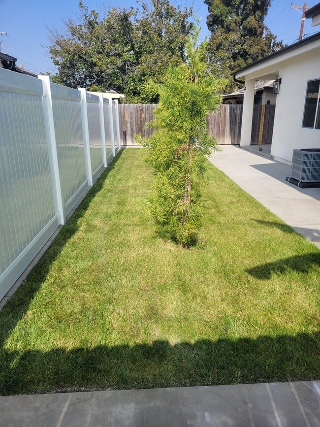 Yard - 16424 Van Ness Ave