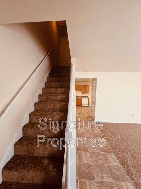 Photo - 555 Fairfax Ave Unit Apt A 555-A