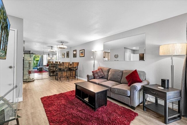 Building Photo - 2860 N Los Felices Rd Unit 101