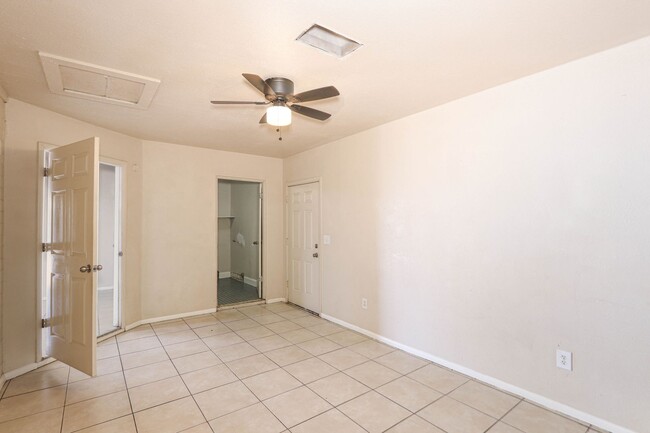 Photo - 4 Bedroom 2 bath in Heart of Casa Grande