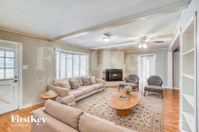 Photo - 25115 Burrard St